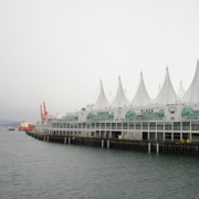 Canada Place，昨天就是從對面的Stanley Park影過來。